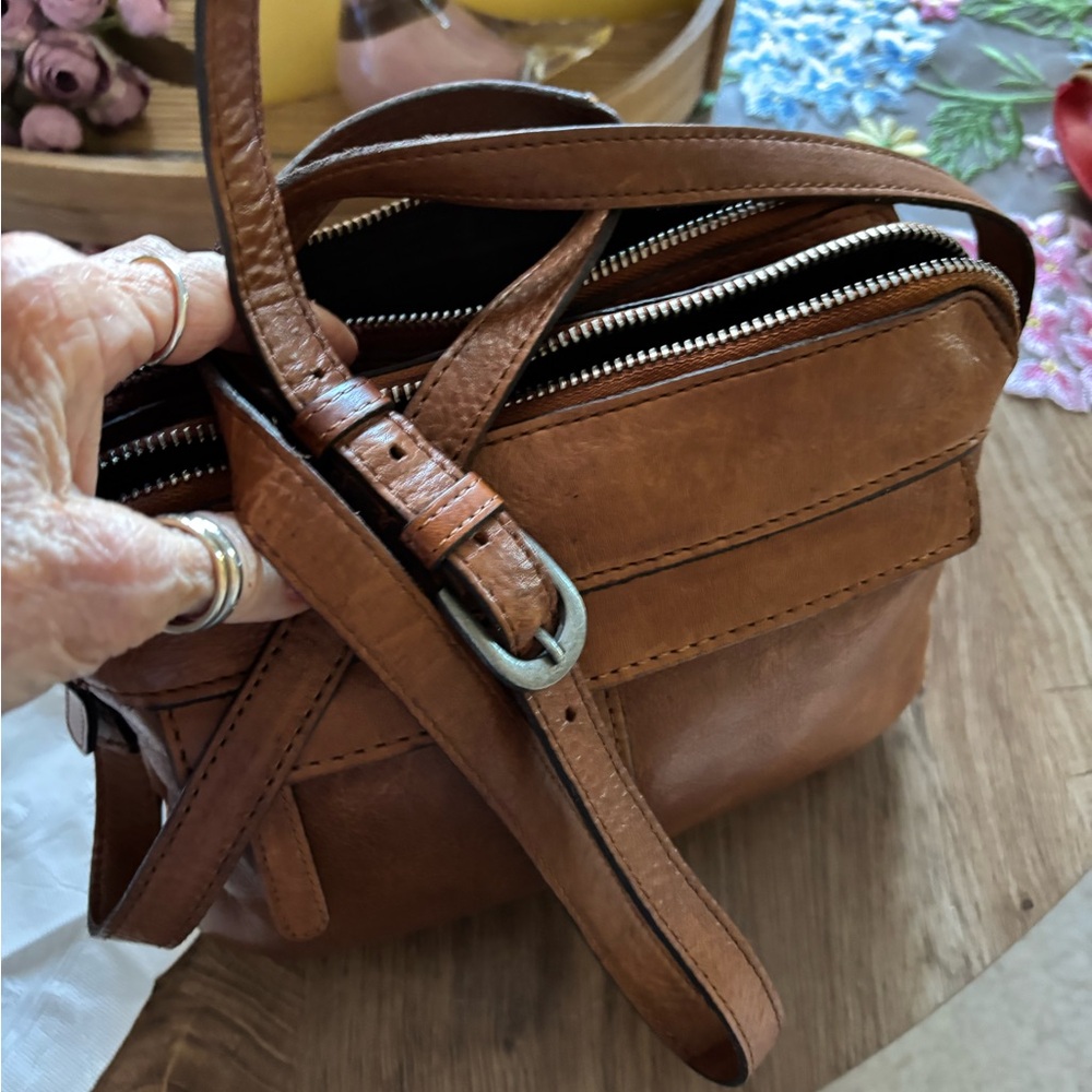 Elegant Brown Leather Crossbody Bag